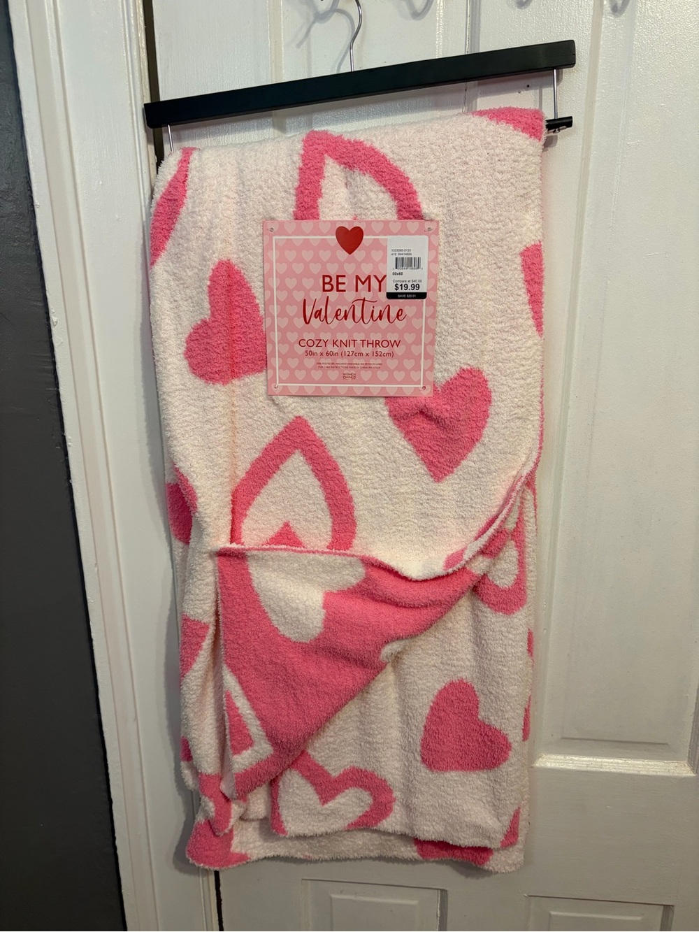 Be My Valentine Cozy Knit Throw - Pink & White Heart Pattern